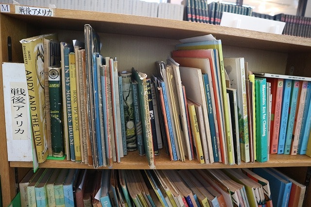 満洲、朝鮮、南洋諸島時代の教科書も！千葉県御宿町の『五倫文庫』は隠れた超穴場図書館だった！